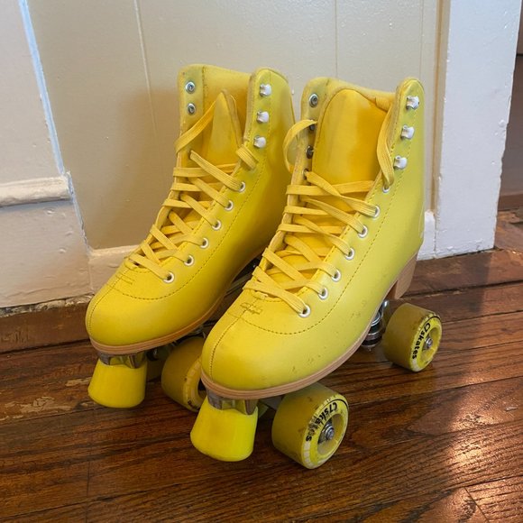 C7 | Yellow Roller Skates - Picture 2 of 7